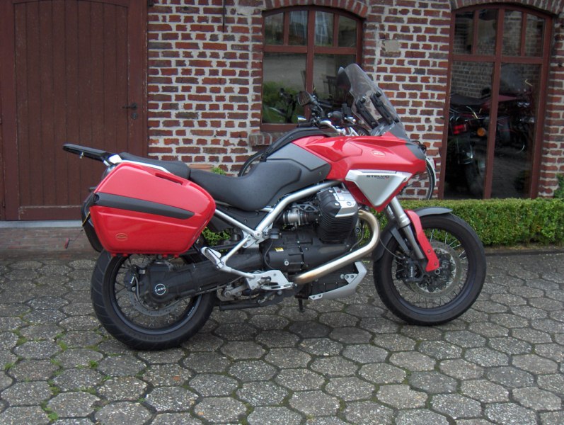 Bornem Freds Moto Guzzi stelvio 1200