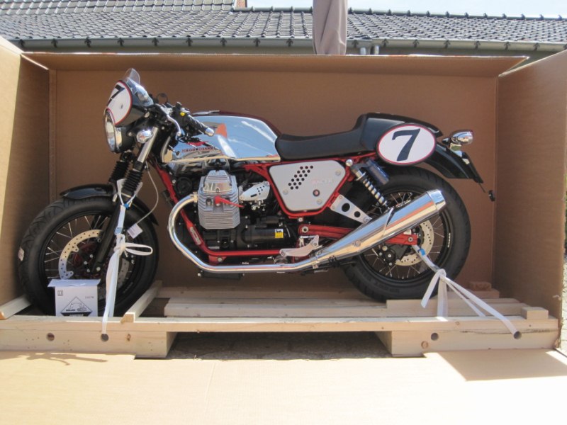 laarne Moto Guzzi V7 Racer Dennis