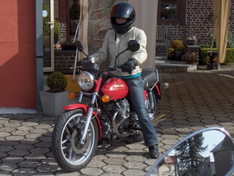 Anaisjes Moto Guzzi V 35