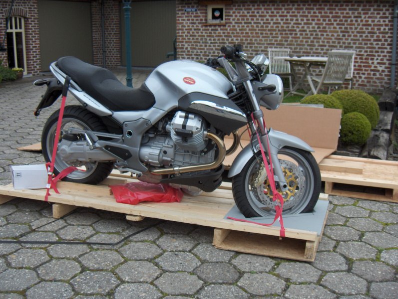 Deinze Erwins Moto Guzzi Breva