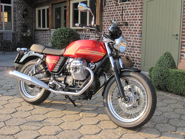 Hoeilaart Moto Guzzi V7 Classic Carl