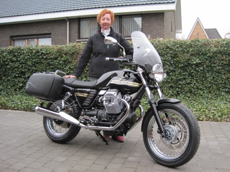 Oostkamp Moto Guzzi V7 liesbeth