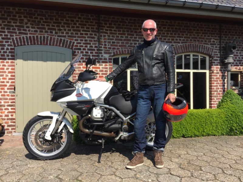 Drongen Yves Moto Guzzi Stelvio 1200