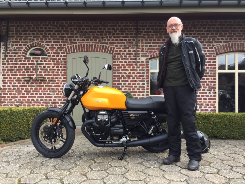 Lennik Filips Moto Guzzi V 7 III Stone 