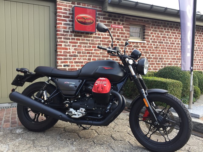 West Vlaanderen Moto Guzzi V7III Carbon